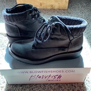 NWT Blowfish boots